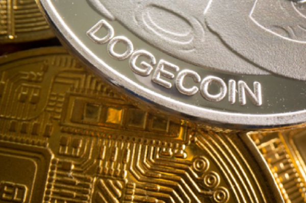 Un défenseur du dogecoin met en garde contre les escroqueries imitant la populaire mème pièce de monnaie Un défenseur du dogecoin met en garde contre les escroqueries imitant la populaire mème pièce de monnaie