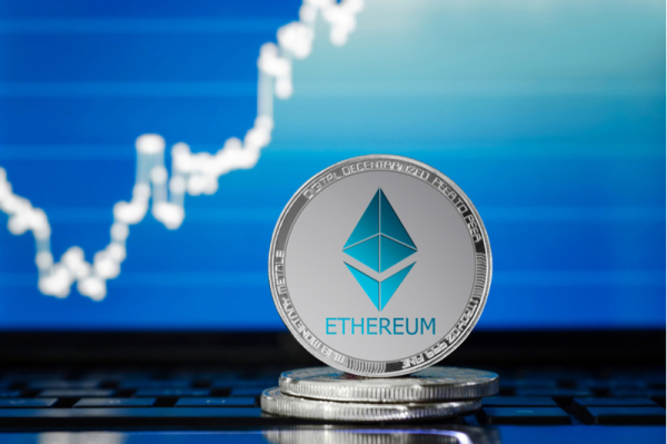 Trump se débarrasse de ses avoirs en Ethereum dans un contexte de flambée des prix Trump se débarrasse de ses avoirs en Ethereum dans un contexte de flambée des prix